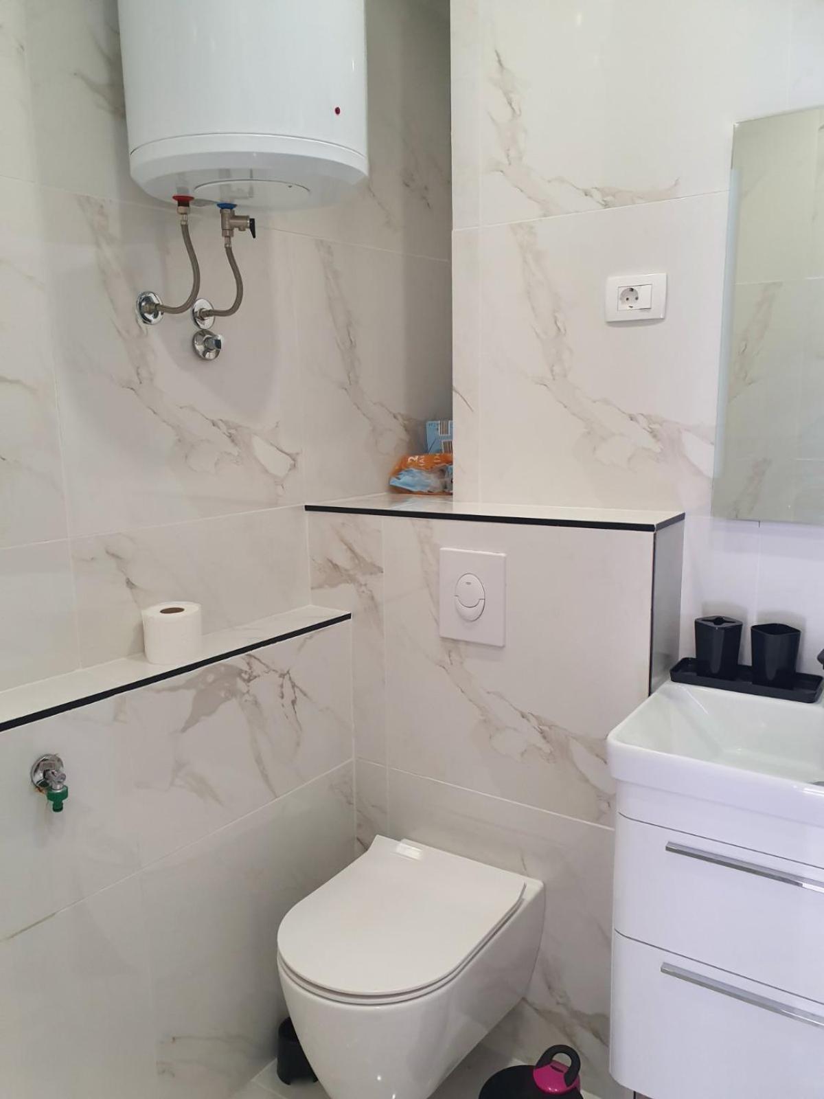 Old Town Lux Apartment บัชกา ภายนอก รูปภาพ