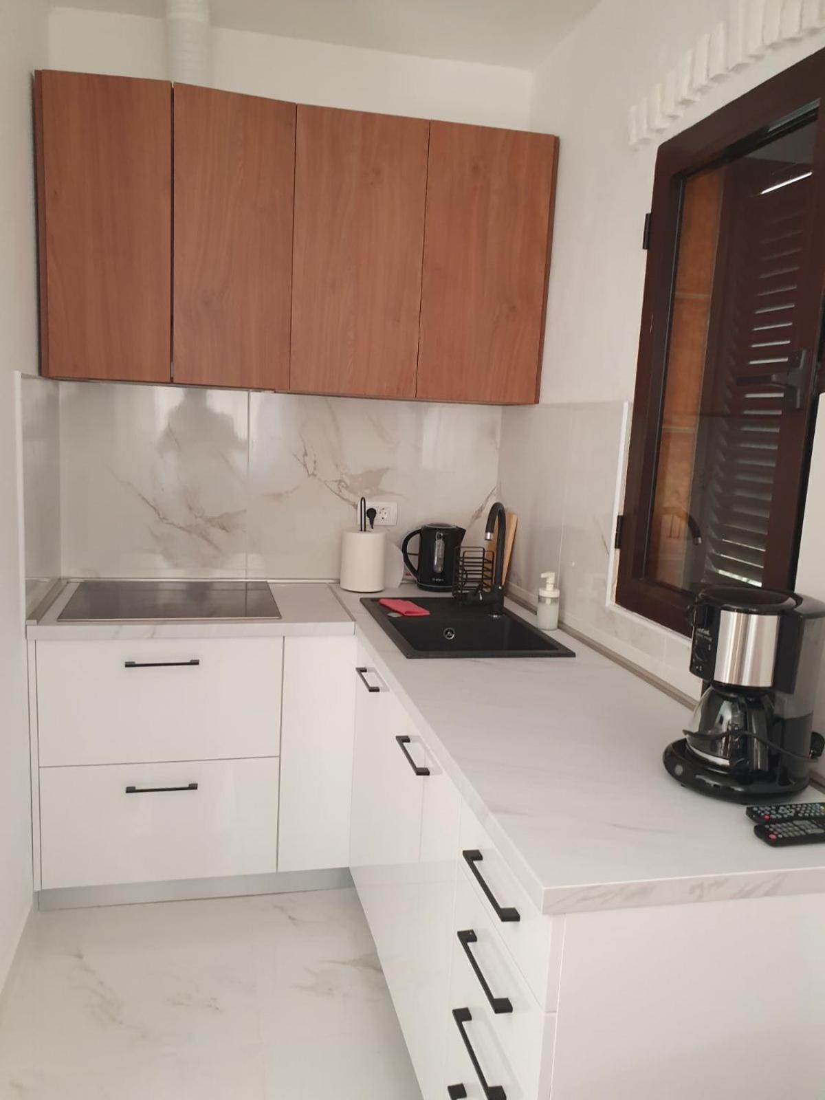 Old Town Lux Apartment บัชกา ภายนอก รูปภาพ